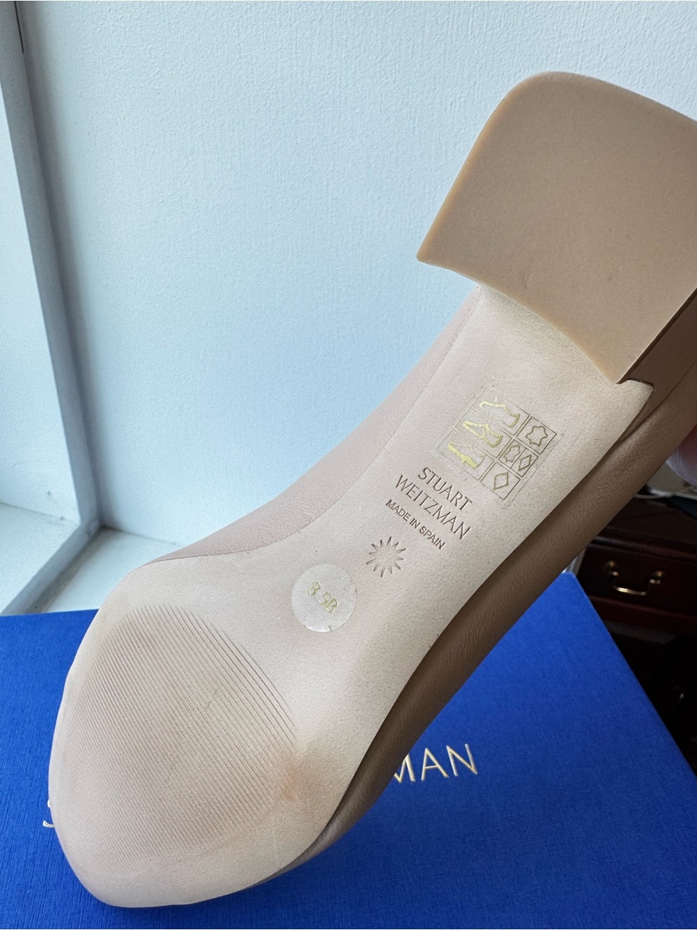 Stuart Weitzman Golden Beige Pumps with Black Patent Cap Toe - Picture 5 of 9